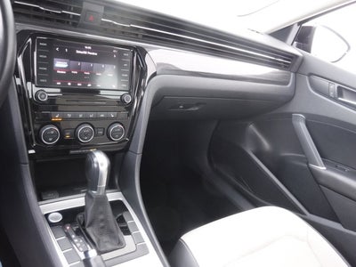 2020 Volkswagen Passat 2.0T R-Line