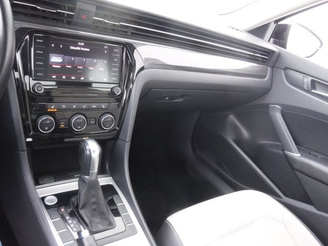 2020 Volkswagen Passat 2.0T R-Line