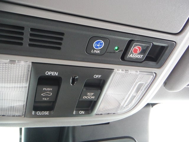 2019 Honda Pilot Touring w/Rear Captain's Chairs