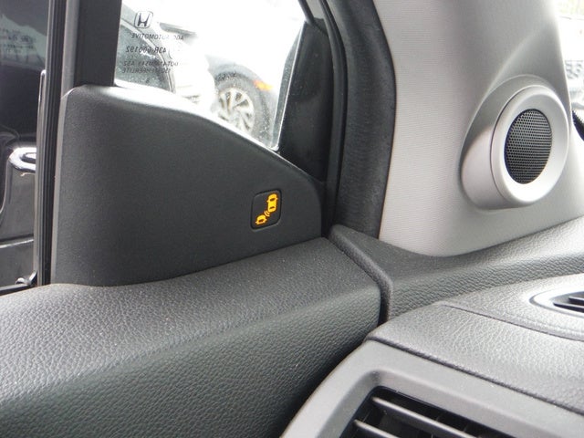 2019 Honda Pilot Touring w/Rear Captain's Chairs