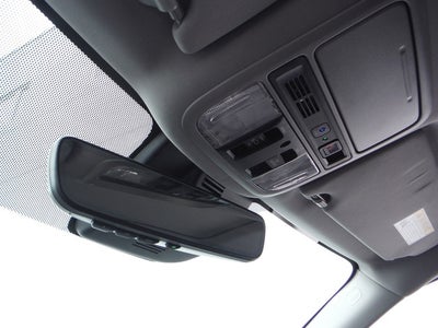 2019 Honda Pilot Touring w/Rear Captain's Chairs