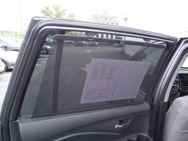2019 Honda Pilot Touring w/Rear Captain's Chairs