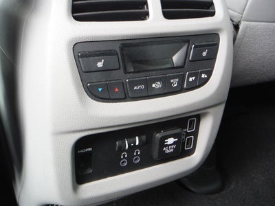2019 Honda Pilot Touring w/Rear Captain's Chairs