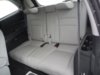 2019 Honda Pilot Touring w/Rear Captain's Chairs