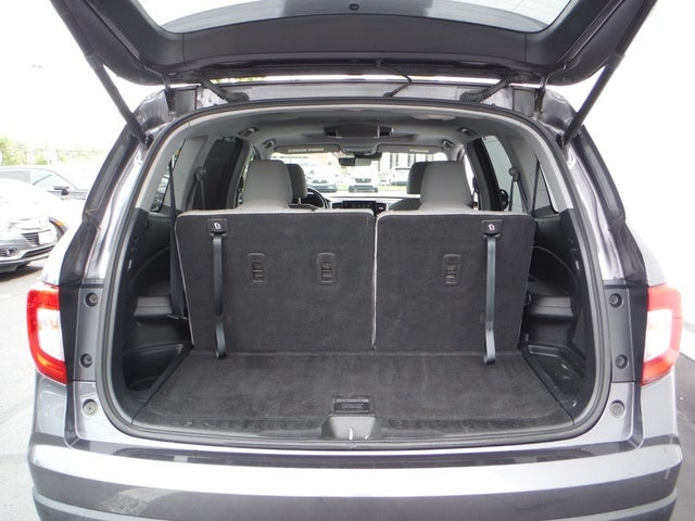 2019 Honda Pilot Touring w/Rear Captain's Chairs