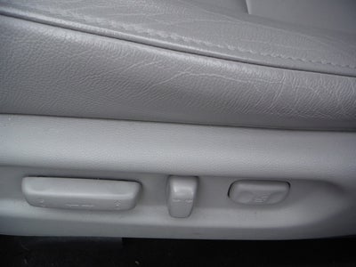 2019 Honda Pilot Touring w/Rear Captain's Chairs