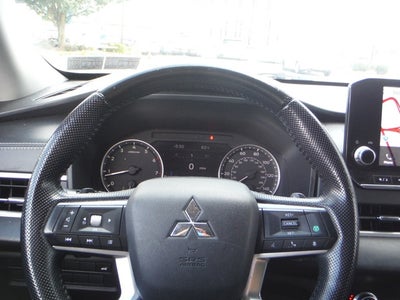 2022 Mitsubishi Outlander SE